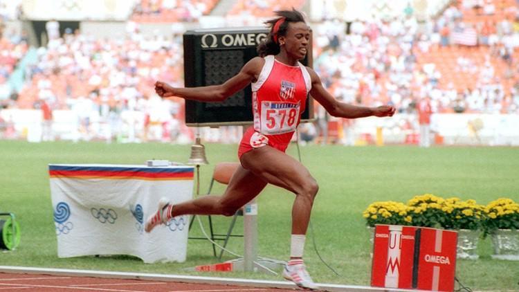 13 août 1987, Jackie Joyner-Kersee égale le record de saut en longueur de sa plus grande rivale