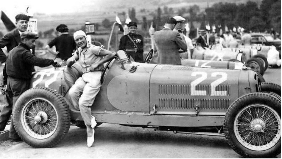 En voiture, Simone ! ou l’histoire de la folle virée automobile de Simone Louise des Forest