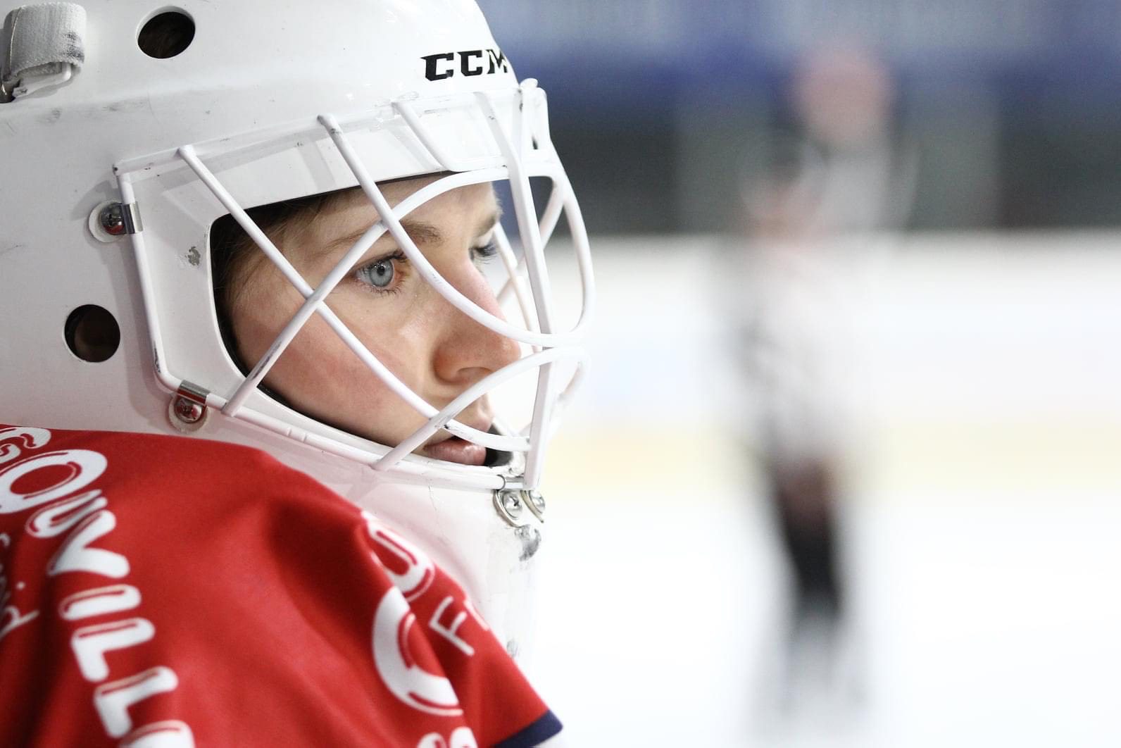 Charlotte Cagigos : « En hockey, si nous voulons performer, nous sommes contraintes de nous entraîner avec les garçons. »