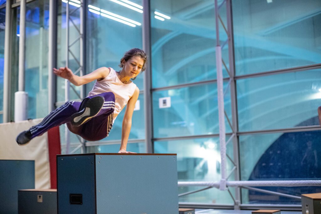 Adélaïde : « En parkour, pas besoin de faire des vrilles ou de grimper sur les toits pour s’amuser ! »