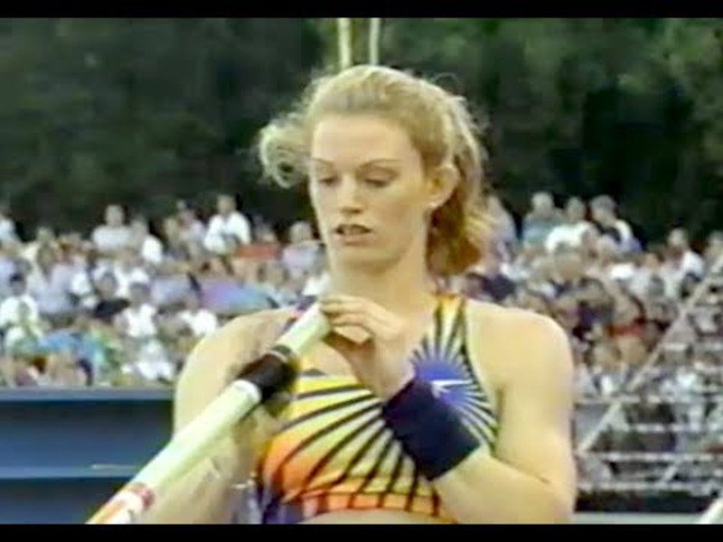 14 juillet 1996, Emma George s’empare du record du monde du saut à la perche