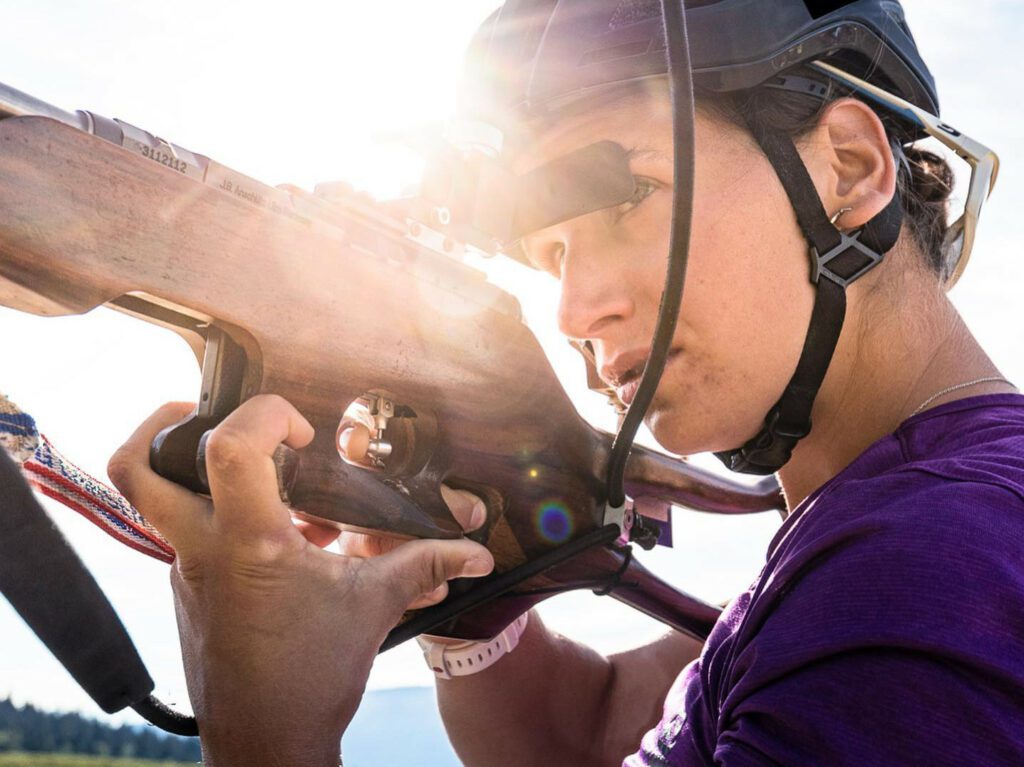 Julia Simon : « Le biathlon est l’un des sports les plus en avance sur les questions de parité. »