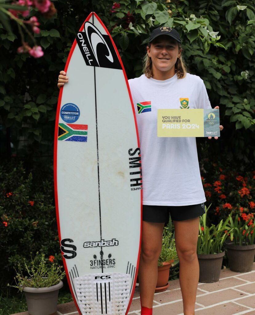 sarah-baum-la-surfeuse-en-vogue-dompteuse-de-vagues-block