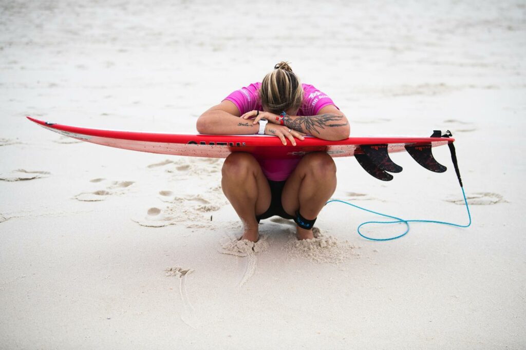 Sarah Baum, la surfeuse en vogue dompteuse de vagues