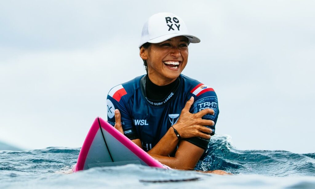 Vahine Fierro, la surfeuse qui fait corps avec les vagues