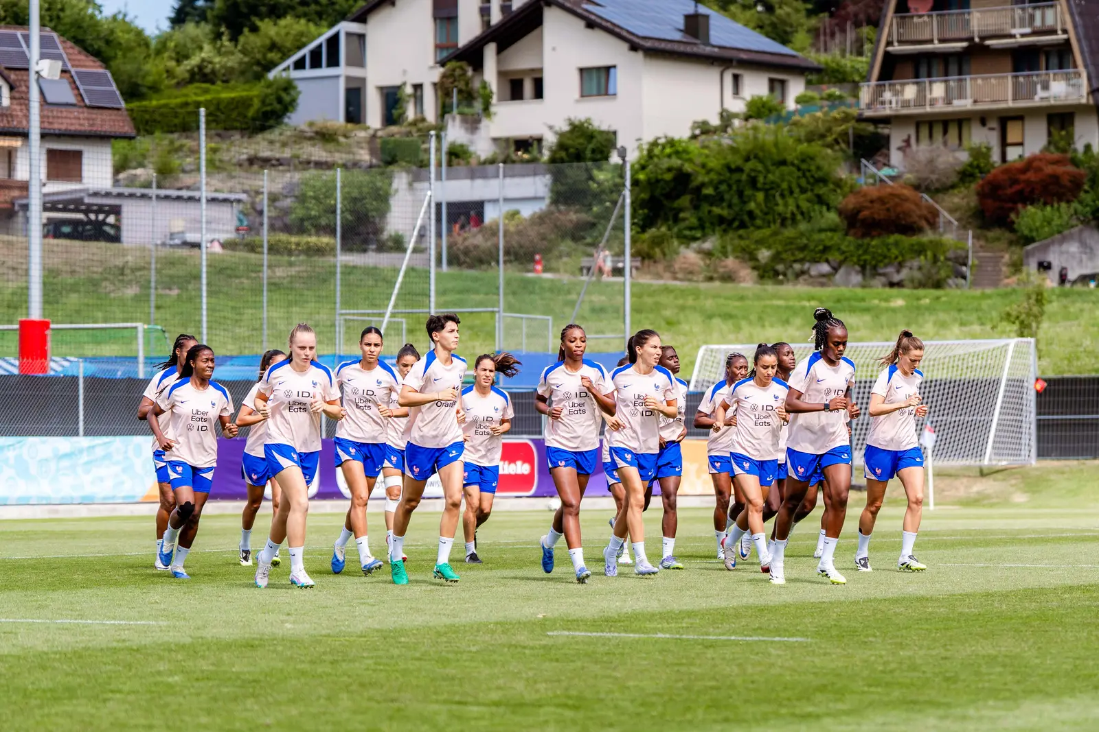 Euro féminin de football 2025 : les Bleues en vidéo