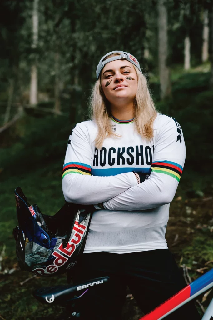 Vali Höll, la reine du VTT qui ne s’enraye pas