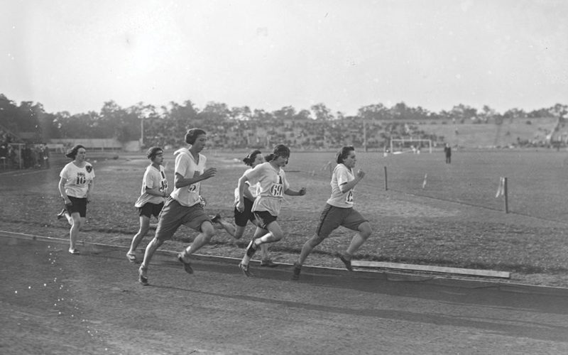 20 août 1922, Paris organise les premiers Jeux Olympiques féminins