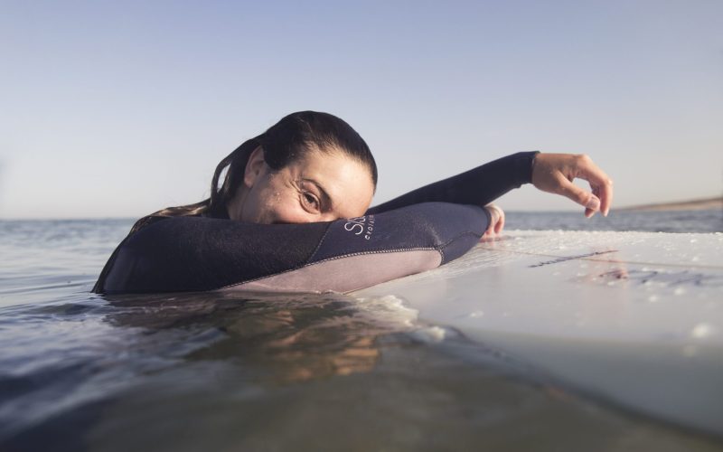 Hermine Bonvallet : « Dans le monde du surf, la première technique pour performer : savoir s’adapter »