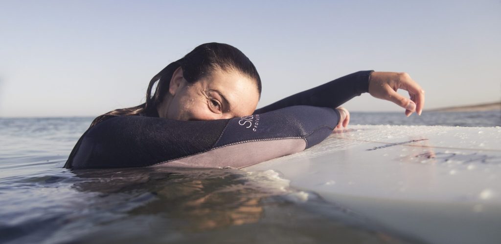 Hermine Bonvallet : « Dans le monde du surf, la première technique pour performer : savoir s’adapter »