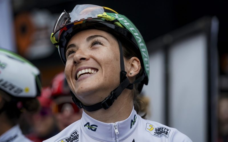 Kim Le Court-Pienaar, la cycliste venue d’Afrique qui voit la vie en jaune