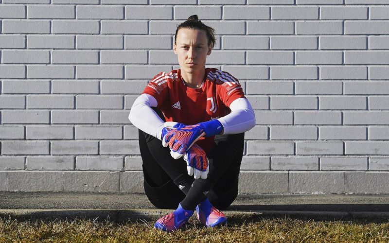 Pauline Peyraud-Magnin, bleue sera sa cage