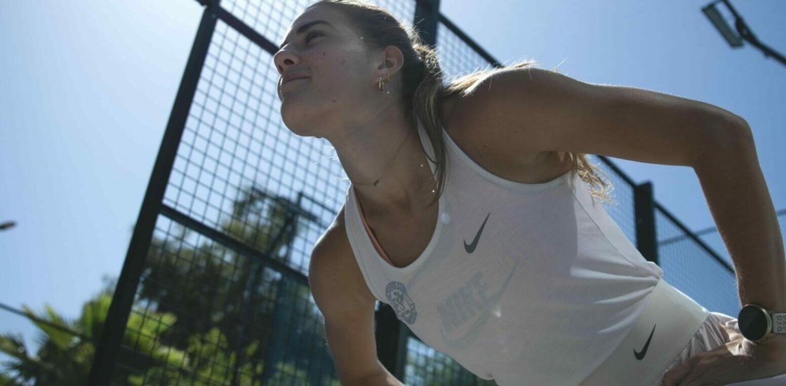 Steffi Merah : celle qui joue au padel comme si sa vie en dépendait