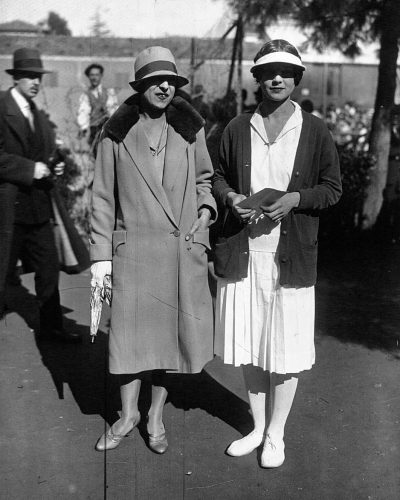 Suzanne_Lenglen,_Helen_Wills_Moody,_1926 Suzanne_Lenglen