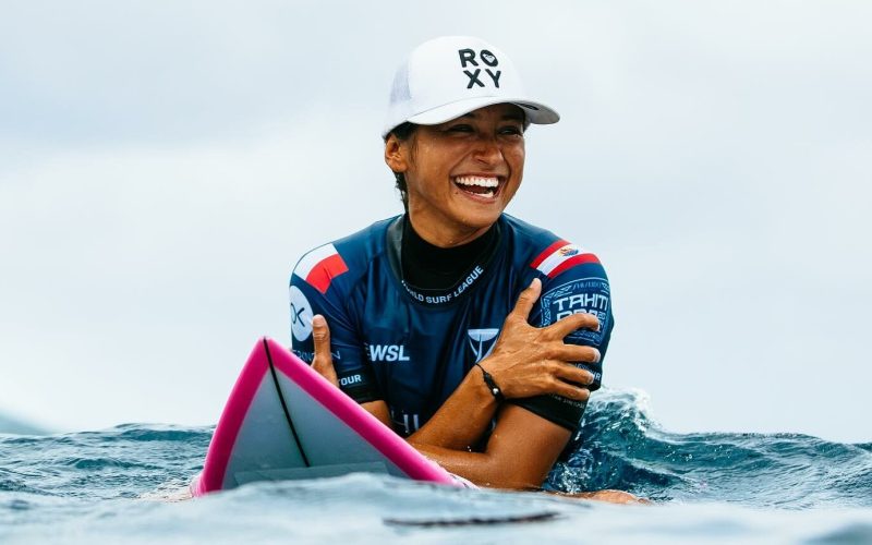 Vahine Fierro, la surfeuse qui fait corps avec les vagues