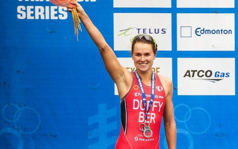 27 juillet 2021, la Bermudienne Flora Duffy s’impose sur le triathlon des JO de Tokyo