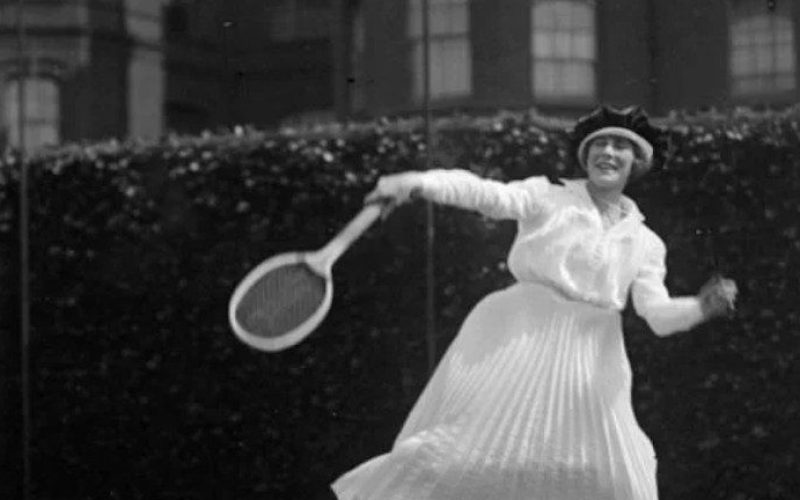 19 juillet 1884, la Britannique Maud Watson remporte la première finales dames de l’histoire de Wimbledon