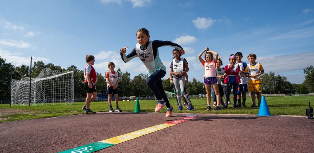 Kids Adrien Tarenne : «  En athlétisme, on n'observe pas de désertion des jeunes filles à l'adolescence. »